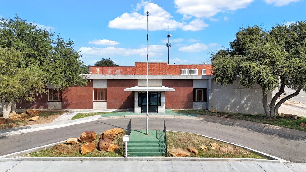More Photos Of 201 E Illinois Ave, Midland Office For Sale