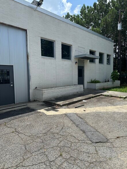 More Photos Of 3300 Hamilton Blvd SE, Hapeville Warehouse For Sale