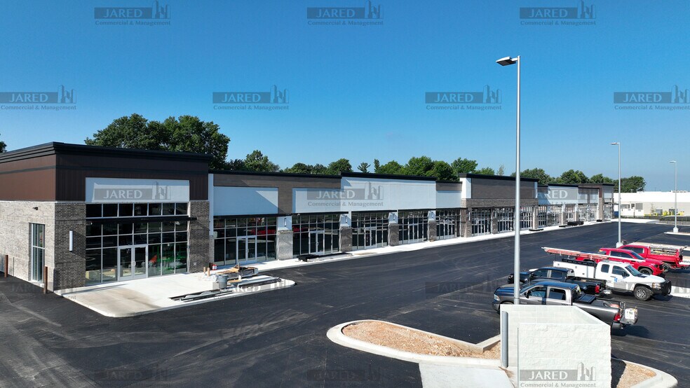 More Photos Of 3380-3428 W Sunshine St, Springfield Storefront For Lease