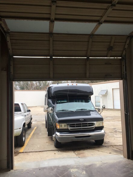 More Photos Of 11616 Industriplex Blvd, Baton Rouge Warehouse For Sale