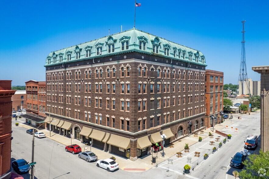 More Photos Of 207 W Jefferson St, Bloomington Office For Lease