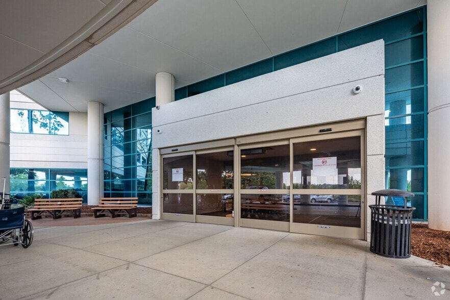 More Photos Of 5651 Frist Blvd, Hermitage Medical For Lease