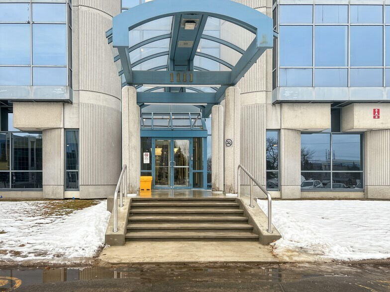 More Photos Of 1111 Boul Dr-Frederik-Philips, Montréal Coworking Space