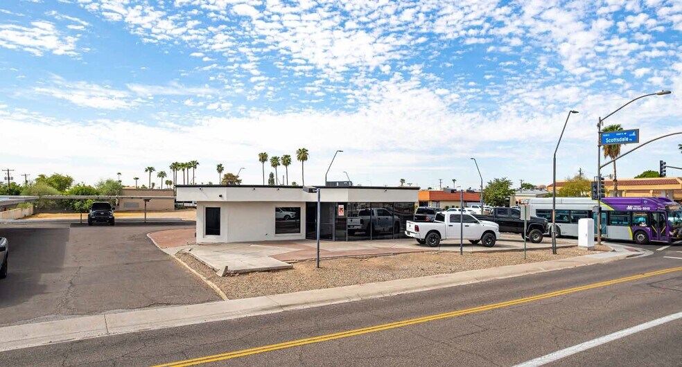 More Photos Of 925 N Scottsdale Rd, Scottsdale Freestanding For Lease