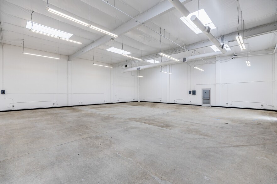 More Photos Of 1070-1080 Terra Bella Ave, Mountain View Light Manufacturing For Lease