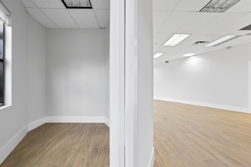 More Photos Of 10300-10380 NW 53rd St, Sunrise Distribution For Lease