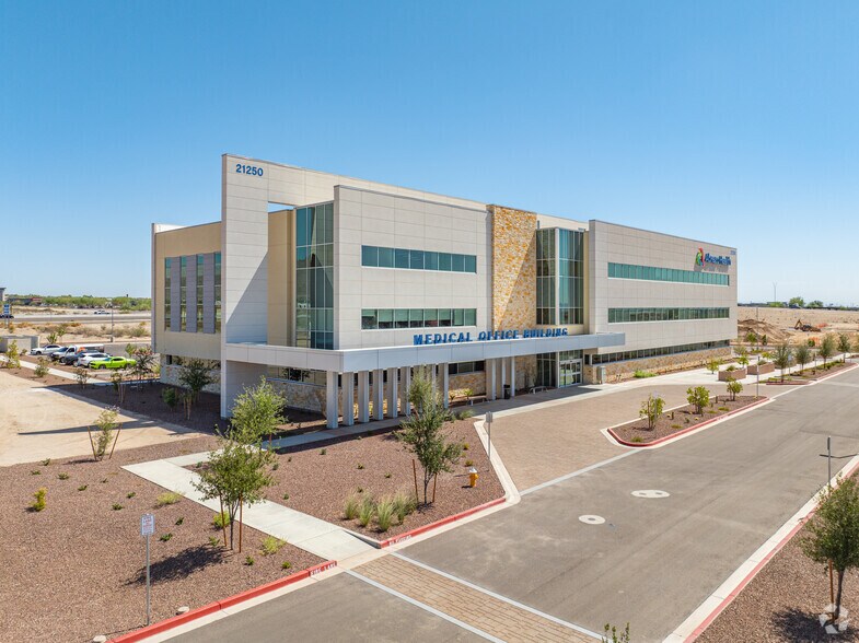 More Photos Of 21250 W Roosevelt St, Buckeye Medical For Lease