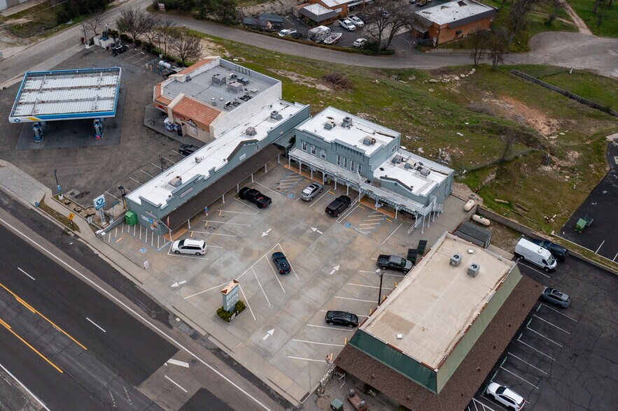 More Photos Of 40359 Highway 41, Oakhurst Freestanding For Sale