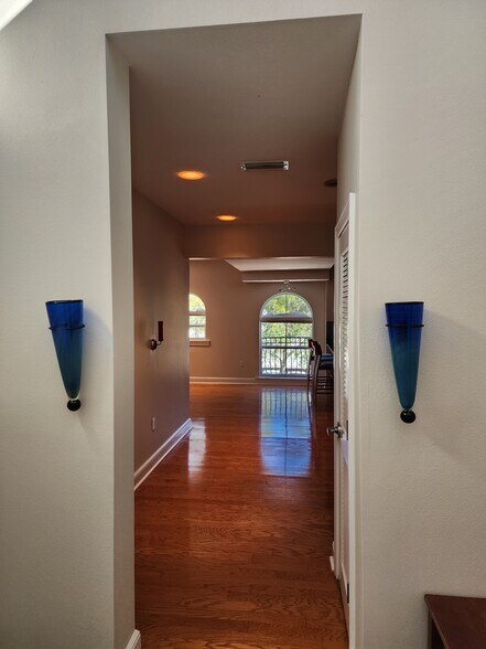 More Photos Of 3001 W Azeele St, Tampa Office For Lease