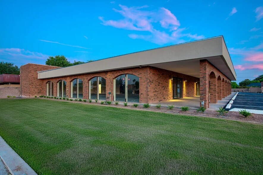 More Photos Of 1535 E University Dr, Mesa Freestanding For Sale