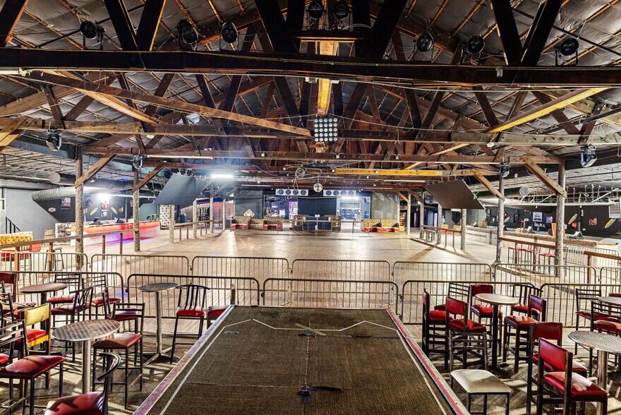 More Photos Of 13087 Hwy 271 N, Tyler Sports And Entertainment For Lease