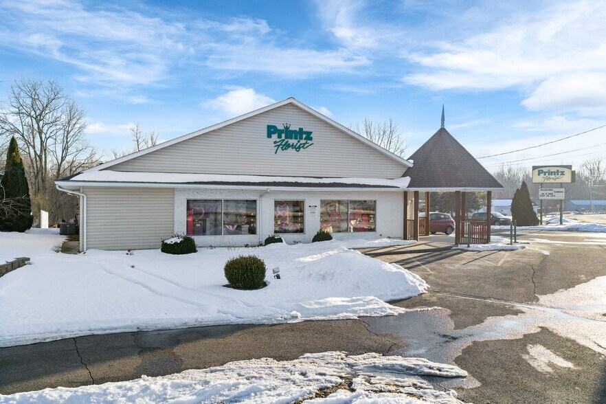 More Photos Of 3724 12th St NW, Canton Freestanding For Sale