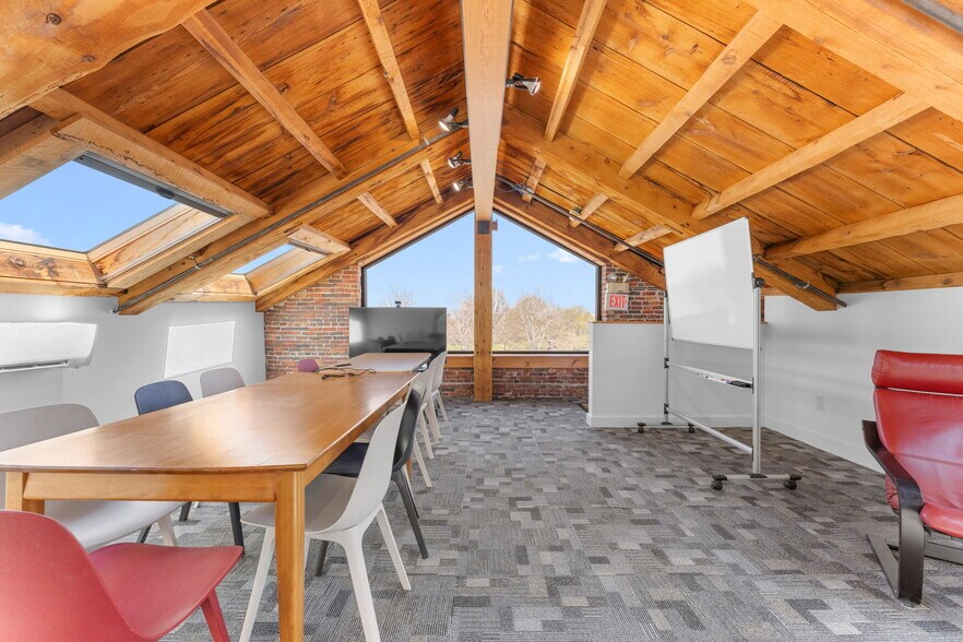 More Photos Of 40R Merrimac St, Newburyport Office For Lease