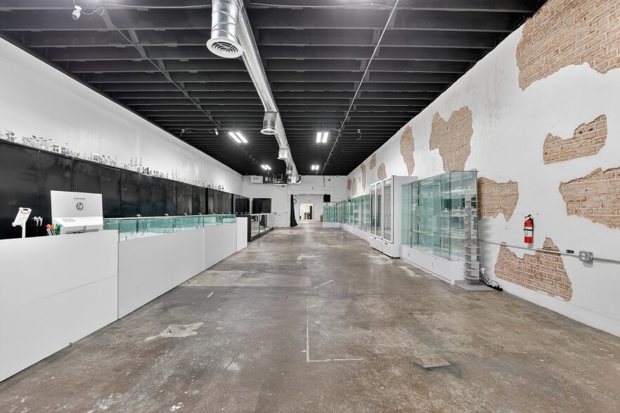 More Photos Of 2412-2414 N Robinson Ave, Oklahoma City Storefront Retail Office For Lease