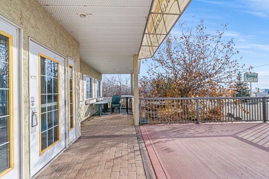 More Photos Of 1916 10th Av, Spruce View Restaurant For Sale