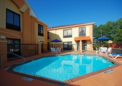 More Photos Of 1335 Mcree St, Memphis Hotel For Sale