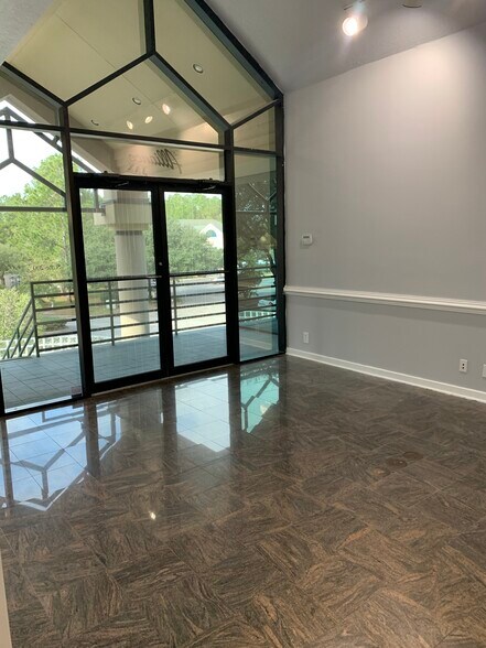 More Photos Of 8761 Perimeter Park Blvd, Jacksonville Office For Lease