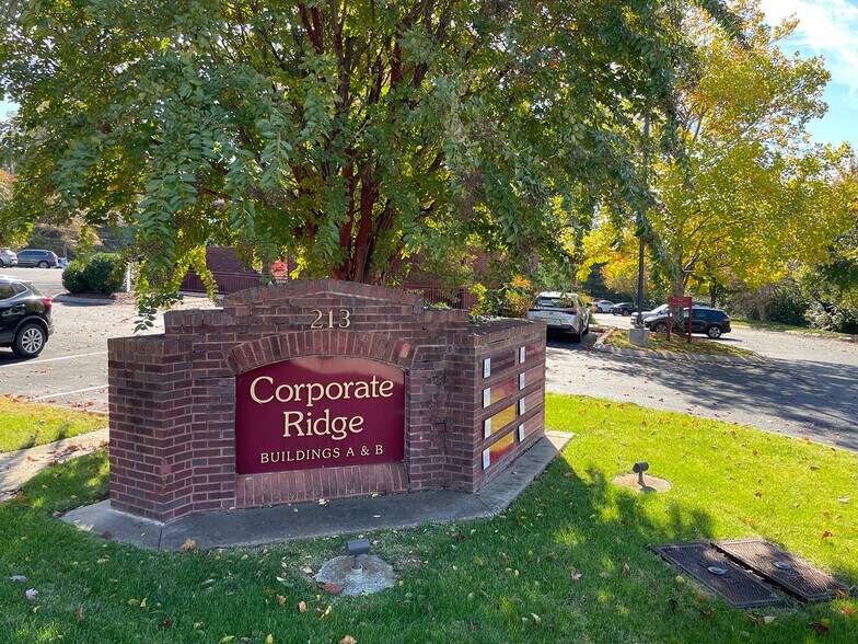 More Photos Of 213 Overlook Cir, Brentwood Office For Lease