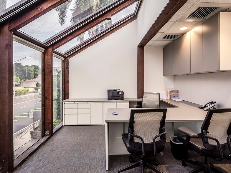 More Photos Of 3200 NE 14th Street Cswy, Pompano Beach Office For Sale