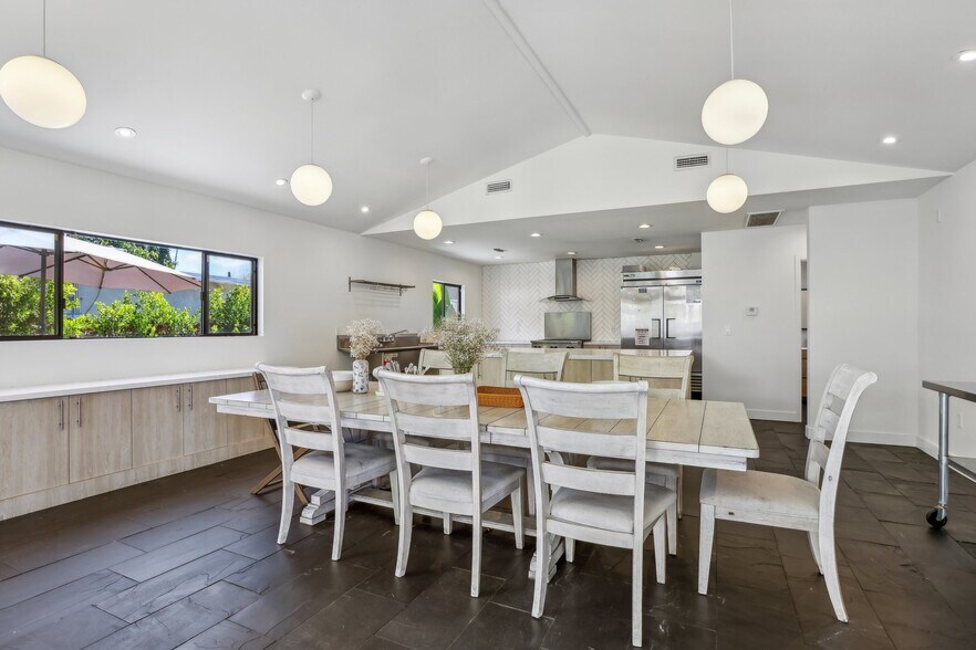 More Photos Of 6082 Selma Ave, Los Angeles Rehabilitation Center For Lease