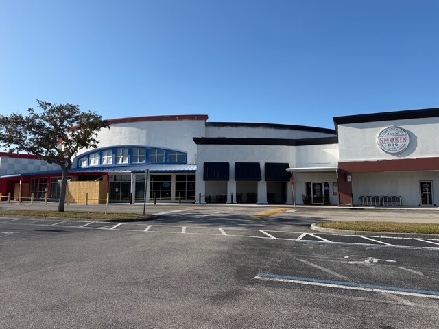 More Photos Of 10175 Tamiami Trl, Punta Gorda General Retail For Lease