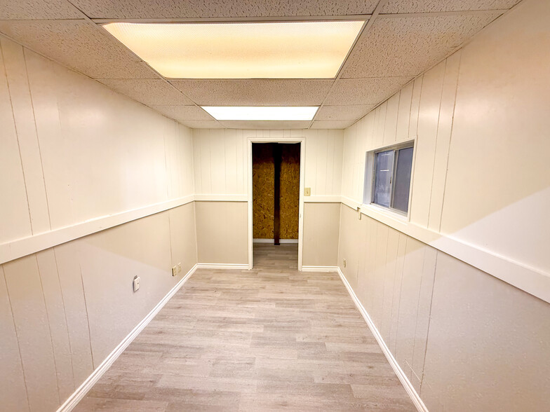 More Photos Of 7007 County 1283 rd, Midland Warehouse For Lease