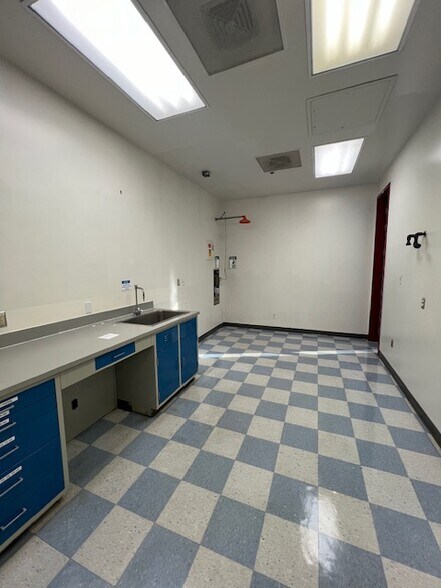 More Photos Of 10260 Bubb Rd, Cupertino Flex For Sale
