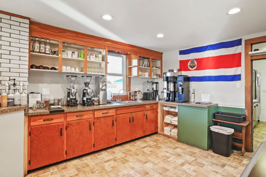 More Photos Of 14035 Pennsylvania Ave, Hagerstown Restaurant For Sale