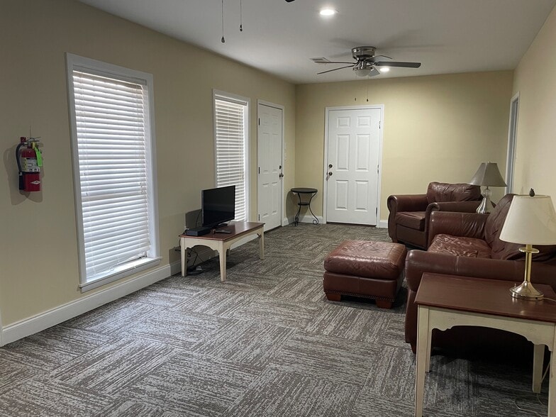 More Photos Of 754 N President St, Jackson Office Residential For Sale