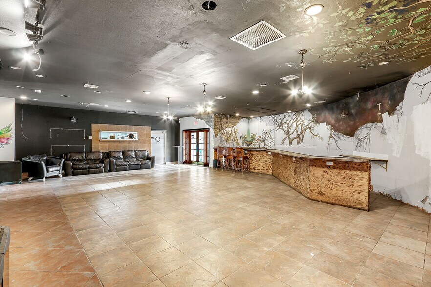 More Photos Of 4400 NW 2nd Ave, Miami Restaurant For Sale