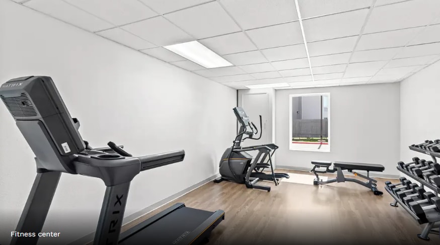 More Photos Of 106 Hasler Blvd, Bastrop Hotel For Sale