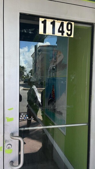 More Photos Of 232 12th St, Miami Beach Storefront For Lease