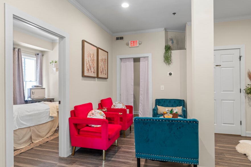 More Photos Of 104 Loudoun St SW, Leesburg Storefront Retail Office For Sale