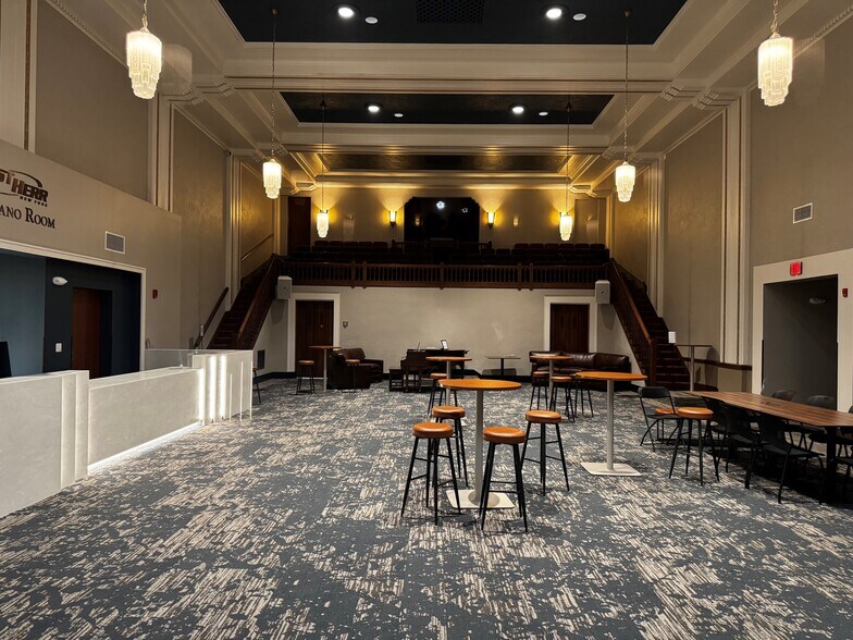 More Photos Of 875 E Main St, Rochester Flex For Lease