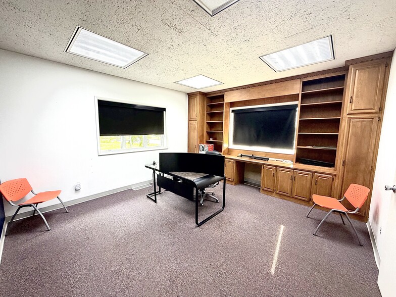 More Photos Of 6538 Baptist Way, East Syracuse Medical For Sale