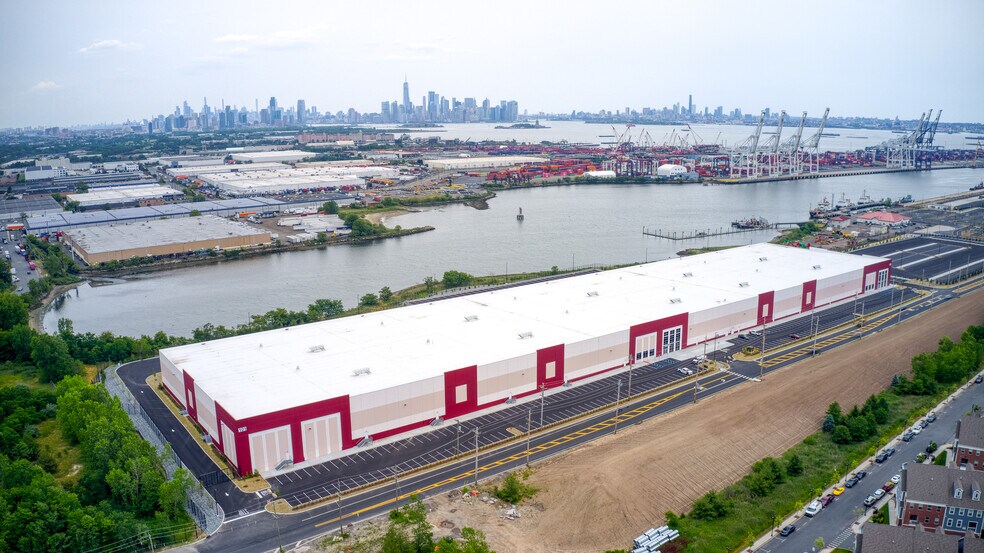 More Photos Of 101 Port Lincoln Rd, Bayonne Distribution For Lease