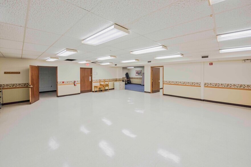 More Photos Of 149 Wisconsin Ave, Waukesha Medical For Sale