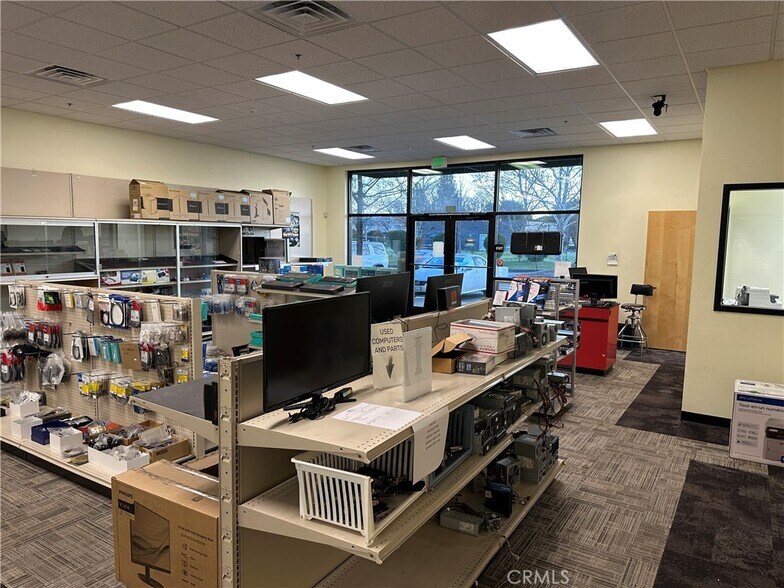 More Photos Of 2477 Forest Ave, Chico Storefront Retail Office For Lease