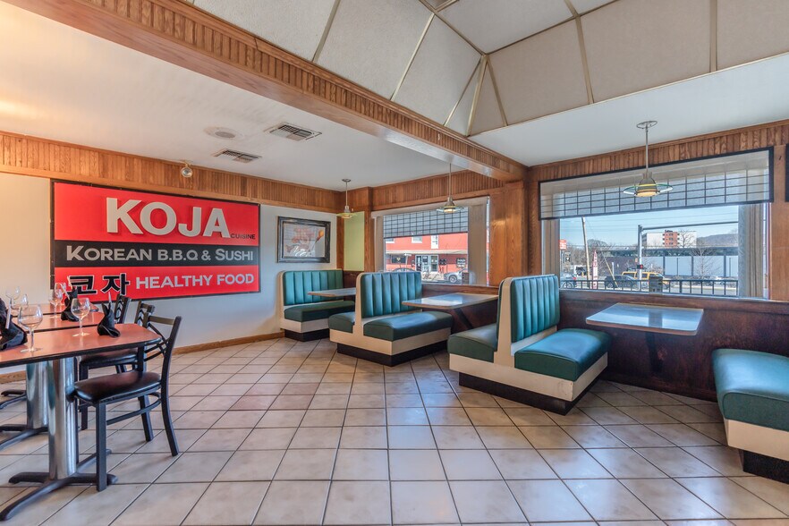 More Photos Of 1061 S 25th St, Easton Restaurant For Sale
