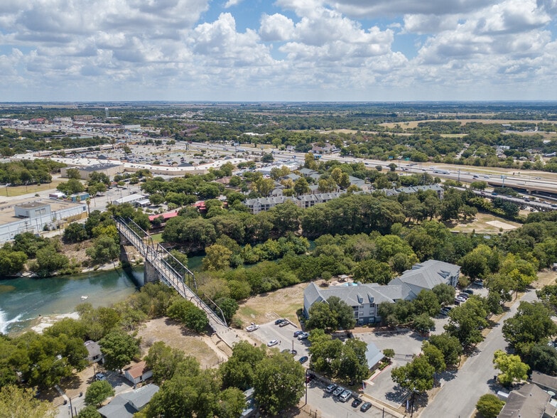 More Photos Of 1045 Sanger Ave, New Braunfels Apartments For Sale