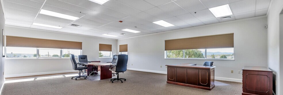 More Photos Of 1851 Airway Dr, Hollister Industrial For Lease
