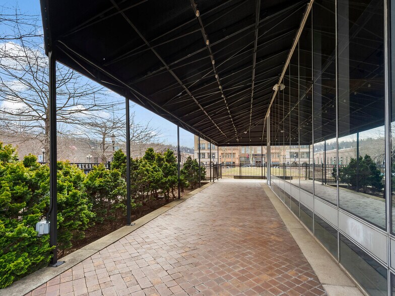 More Photos Of 1 N Pack Sq, Asheville Office For Lease