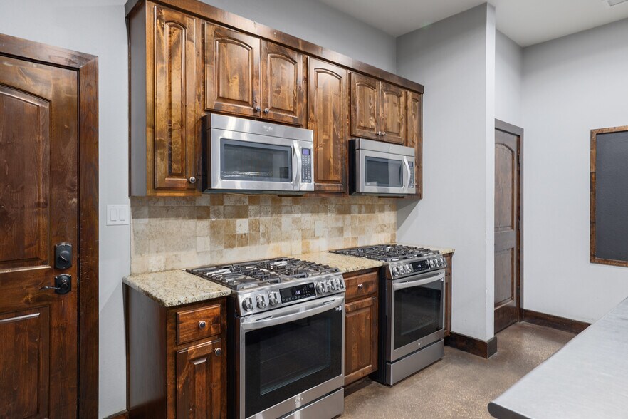 More Photos Of 2550 Bell Springs Rd, Dripping Springs Lodge Meeting Hall For Sale