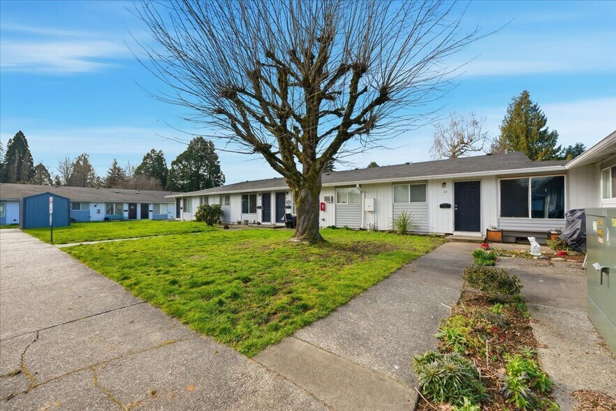 More Photos Of 1100-1105 S Pearl St, Centralia Apartments For Sale