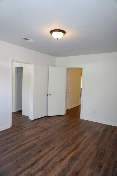 More Photos Of 3614 Park Ave, Memphis General Retail For Sale