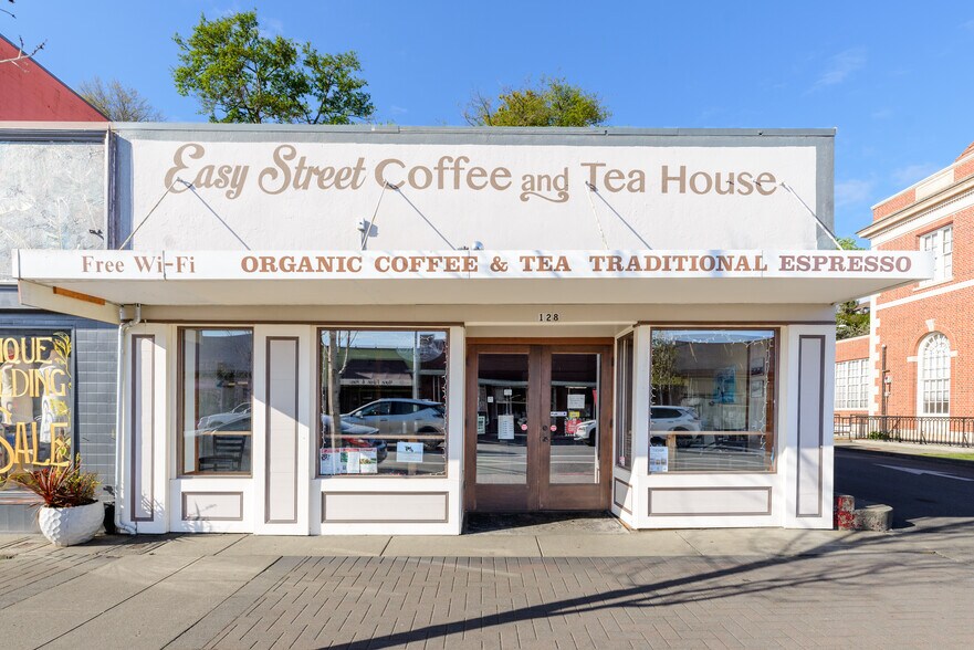 More Photos Of 128 W 1st St, Port Angeles General Retail For Sale