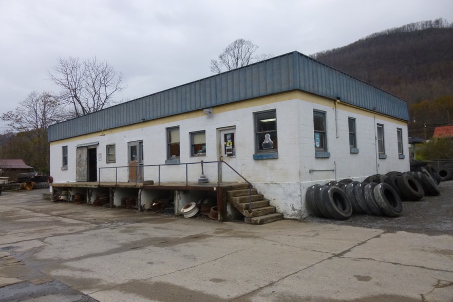 More Photos Of 1809 2nd Ave E, Big Stone Gap Service For Sale