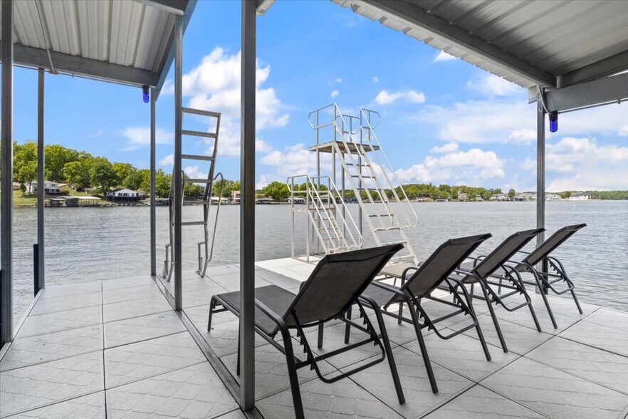 More Photos Of 415 Gardenia Cir, Sunrise Beach Hospitality For Sale