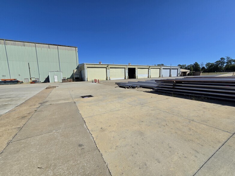 More Photos Of 2785 McCracken Rd, Hernando Manufacturing For Lease