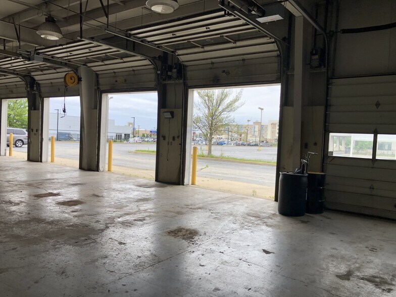 More Photos Of 1910 Moreland Blvd, Champaign Auto Dealership For Sale